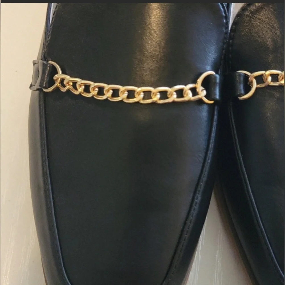 Gloria Vanderbilt Loafers Women’s sz 9 Black leather classic low stacked heel NM
